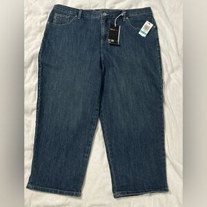 NWT Style & Co Women’s Denim Capris - Size 16